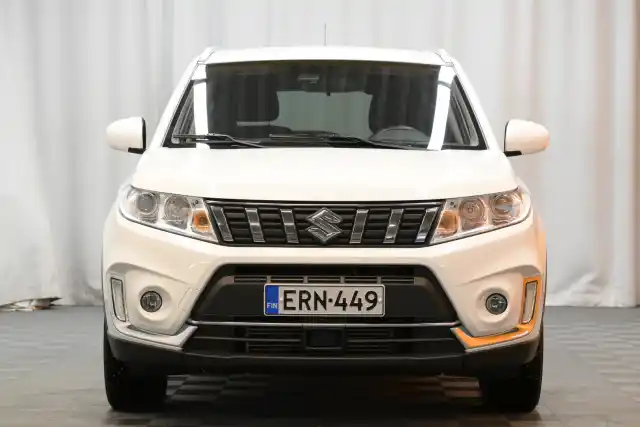 Valkoinen Viistoperä, Suzuki Vitara – ERN-449