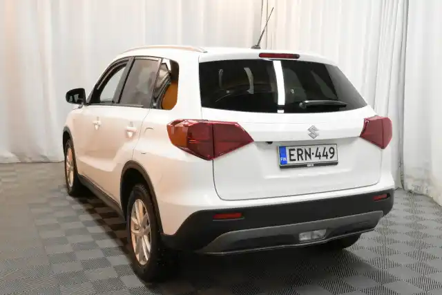 Valkoinen Viistoperä, Suzuki Vitara – ERN-449