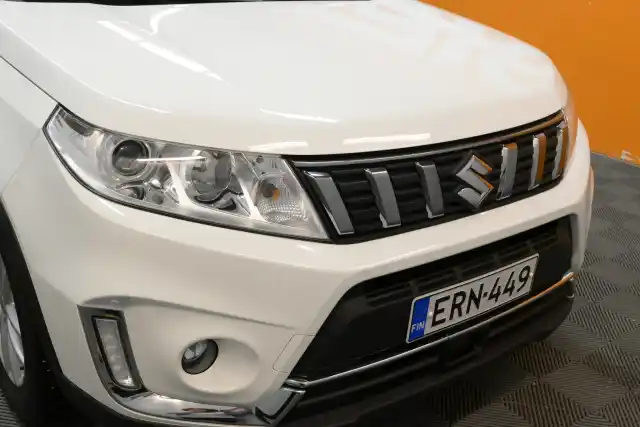 Valkoinen Viistoperä, Suzuki Vitara – ERN-449