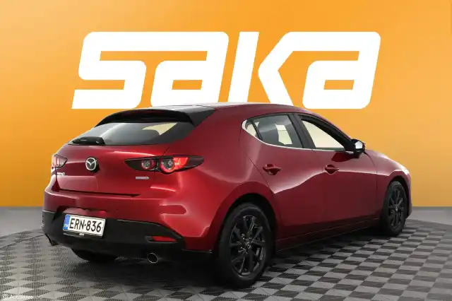 Punainen Viistoperä, Mazda 3 – ERN-836