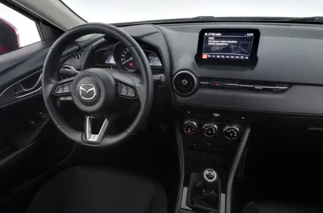 Punainen Maastoauto, Mazda CX-3 – ERN-848