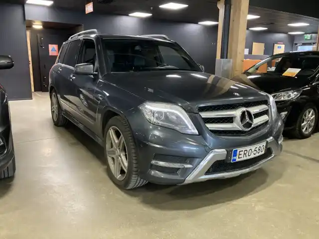 Harmaa Maastoauto, Mercedes-Benz GLK – ERO-580