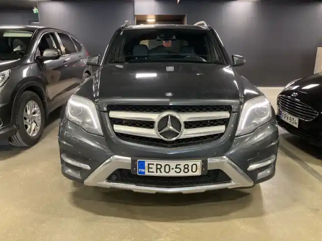 Harmaa Maastoauto, Mercedes-Benz GLK – ERO-580