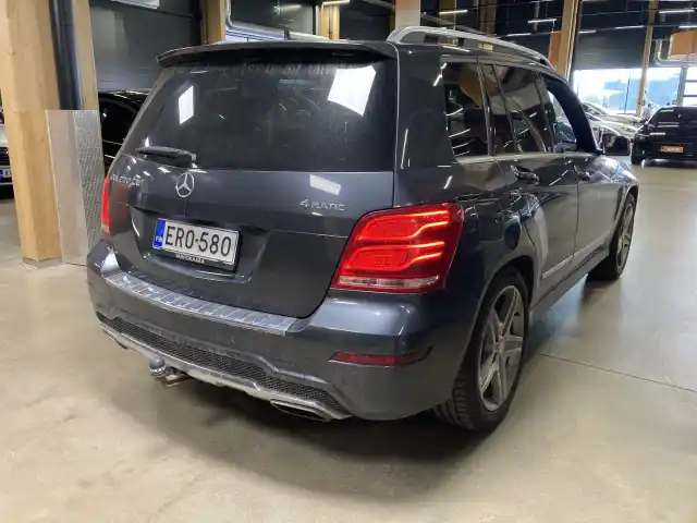 Harmaa Maastoauto, Mercedes-Benz GLK – ERO-580