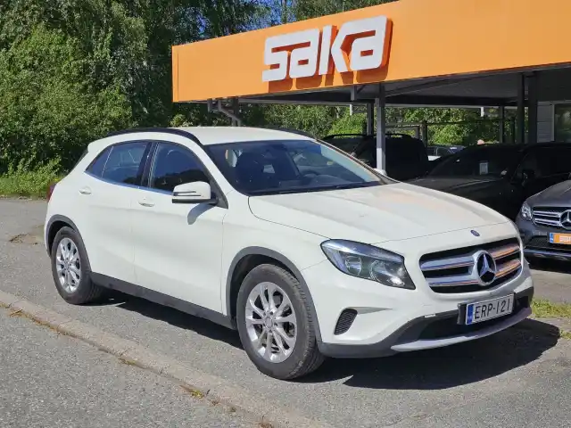 Valkoinen Maastoauto, Mercedes-Benz GLA – ERP-121