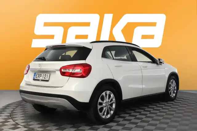Valkoinen Maastoauto, Mercedes-Benz GLA – ERP-121