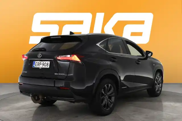 Musta Maastoauto, Lexus NX – ERP-908