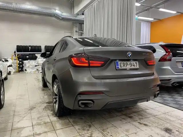 Harmaa Maastoauto, BMW X6 – ERP-947