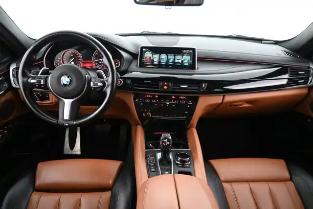 Harmaa Maastoauto, BMW X6 – ERP-947