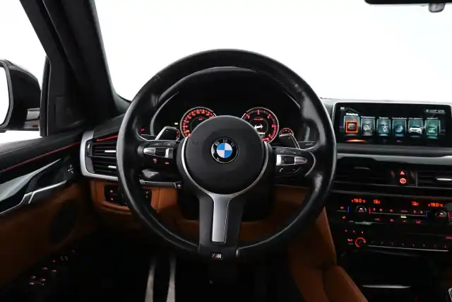 Harmaa Maastoauto, BMW X6 – ERP-947