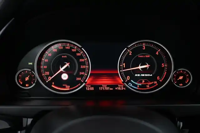 Harmaa Maastoauto, BMW X6 – ERP-947