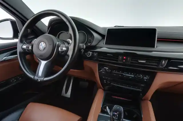 Harmaa Maastoauto, BMW X6 – ERP-947