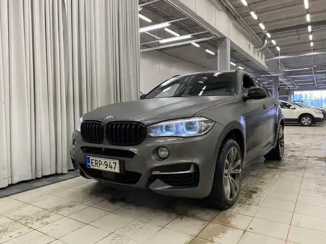 Harmaa Maastoauto, BMW X6 – ERP-947