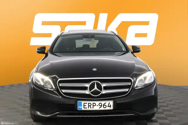 Musta Farmari, Mercedes-Benz E – ERP-964
