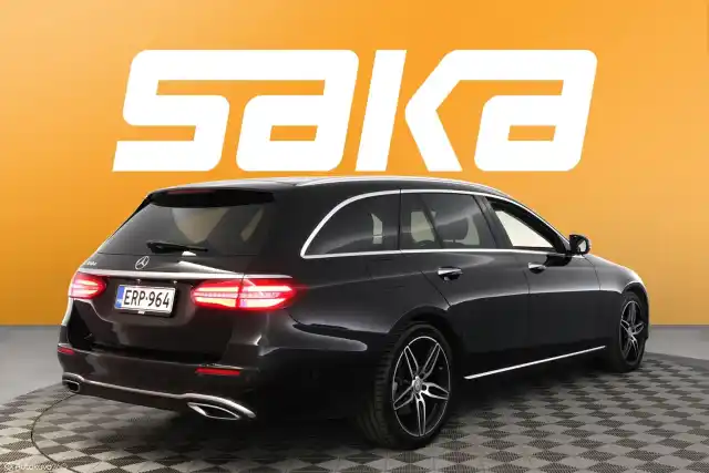 Musta Farmari, Mercedes-Benz E – ERP-964