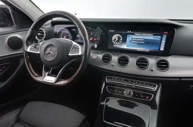 Musta Farmari, Mercedes-Benz E – ERP-964