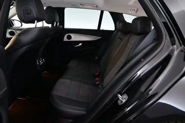 Musta Farmari, Mercedes-Benz E – ERP-964