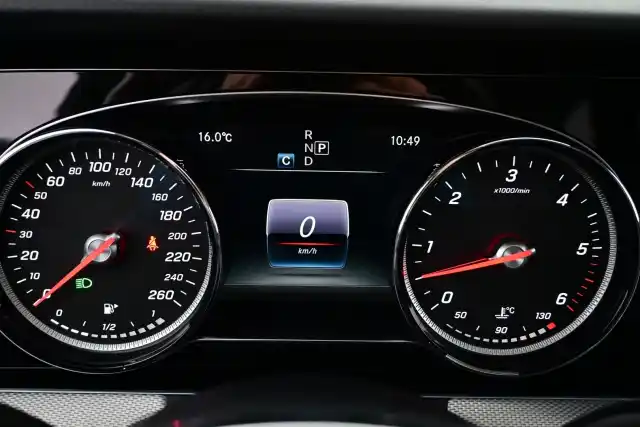 Musta Farmari, Mercedes-Benz E – ERP-964