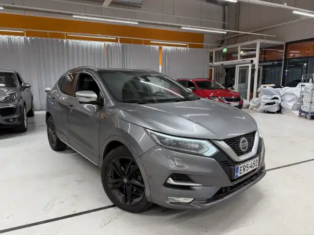 Harmaa Maastoauto, Nissan Qashqai – ERS-452