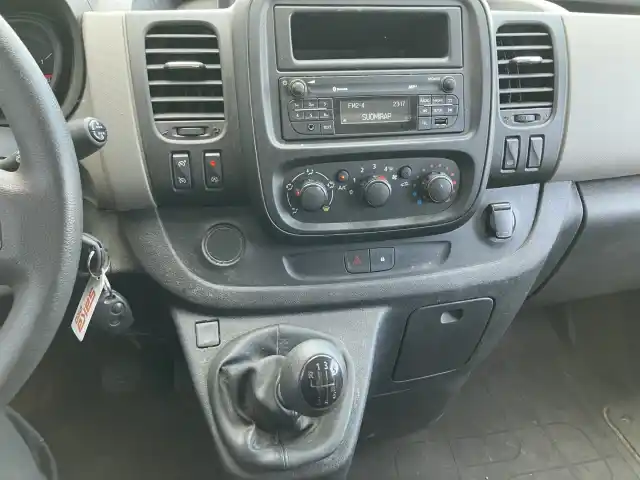 Valkoinen Pakettiauto, Renault Trafic – ERS-464