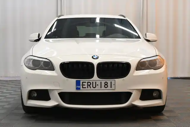 Valkoinen Farmari, BMW 520 – ERU-181