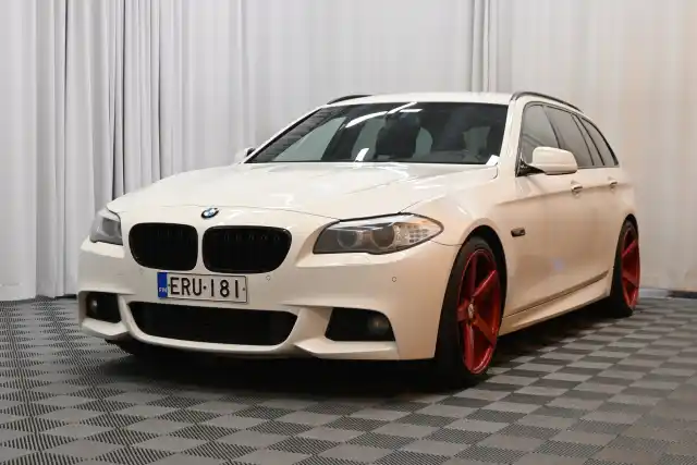 Valkoinen Farmari, BMW 520 – ERU-181