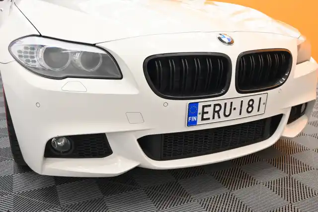 Valkoinen Farmari, BMW 520 – ERU-181