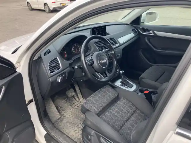 Valkoinen Farmari, Audi Q3 – ERU-242