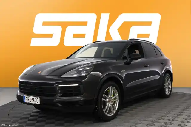 Musta Maastoauto, Porsche Cayenne – ERU-940