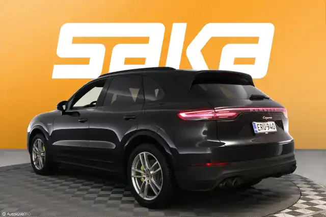 Musta Maastoauto, Porsche Cayenne – ERU-940