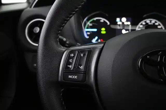 Punainen Viistoperä, Toyota Yaris – ERV-502