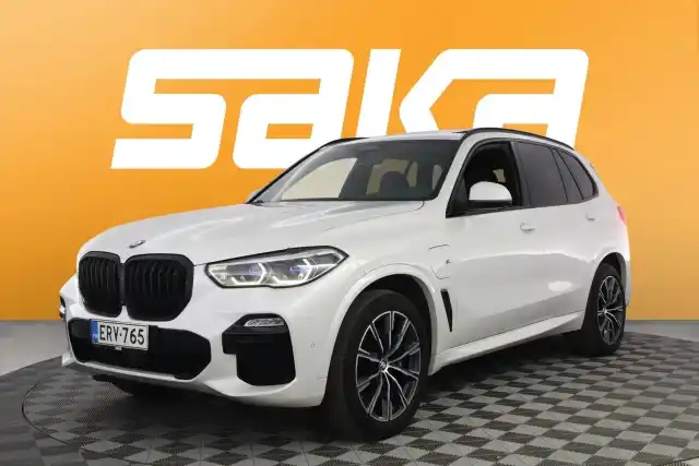 Valkoinen Maastoauto, BMW X5 – ERV-765