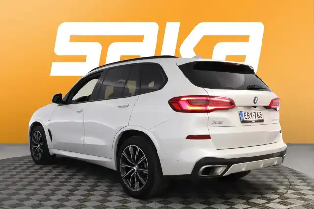 Valkoinen Maastoauto, BMW X5 – ERV-765