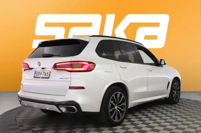 Valkoinen Maastoauto, BMW X5 – ERV-765
