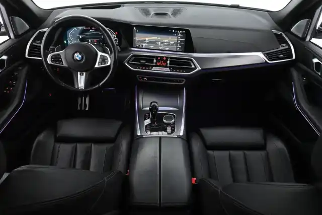 Valkoinen Maastoauto, BMW X5 – ERV-765