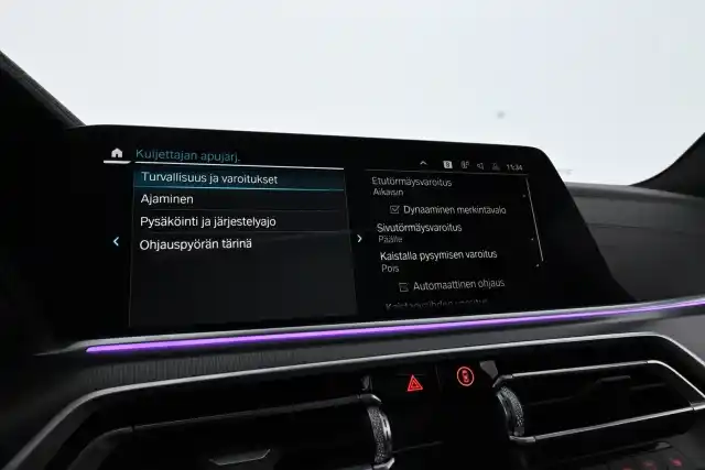 Valkoinen Maastoauto, BMW X5 – ERV-765
