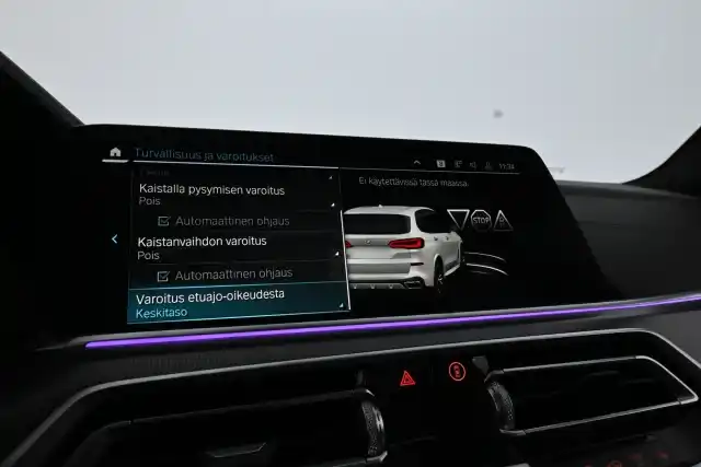 Valkoinen Maastoauto, BMW X5 – ERV-765