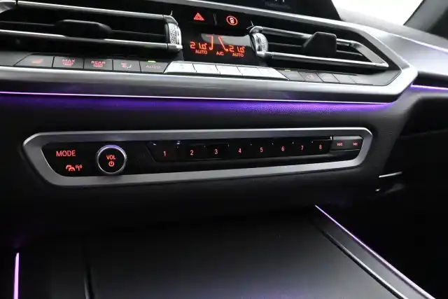 Valkoinen Maastoauto, BMW X5 – ERV-765