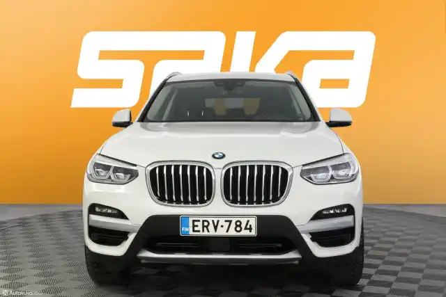 Valkoinen Maastoauto, BMW X3 – ERV-784