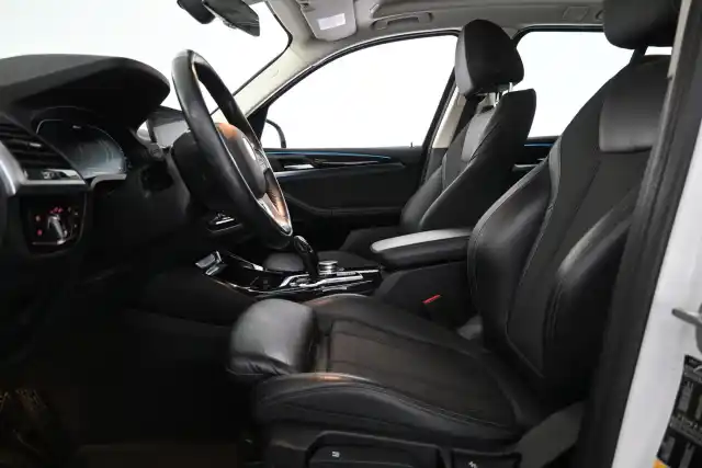 Valkoinen Maastoauto, BMW X3 – ERV-784