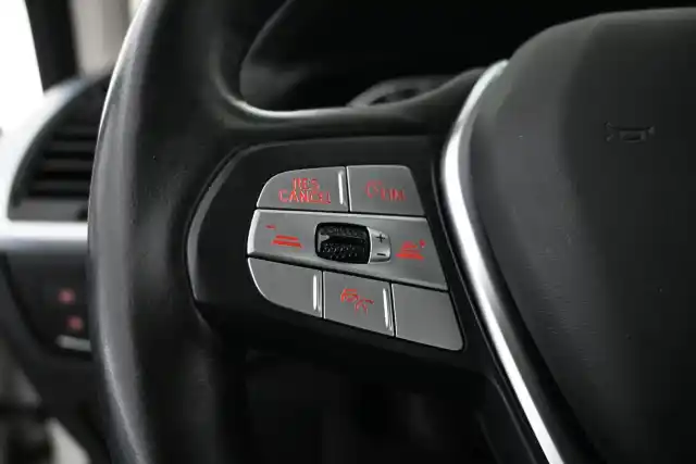 Valkoinen Maastoauto, BMW X3 – ERV-784