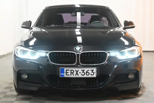 Musta Sedan, BMW 330 – ERX-363