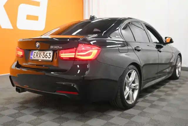 Musta Sedan, BMW 330 – ERX-363