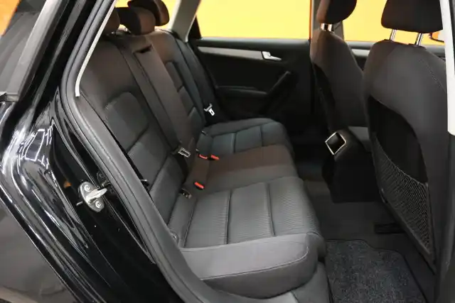 Musta Farmari, Audi A4 – ERY-867