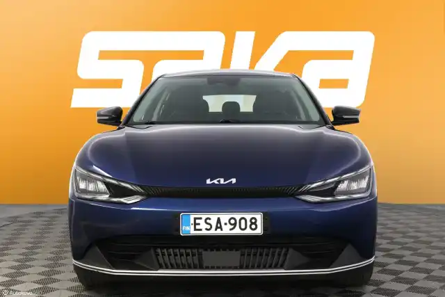 Sininen Maastoauto, Kia EV6 – ESA-908