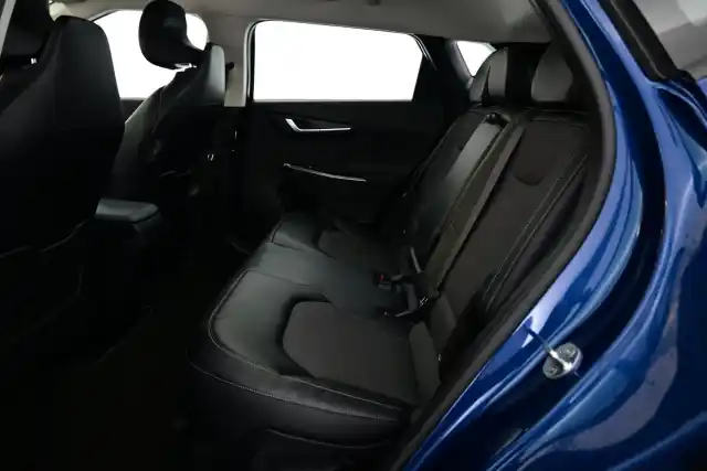 Sininen Maastoauto, Kia EV6 – ESA-908