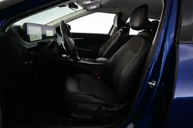 Sininen Maastoauto, Kia EV6 – ESA-908