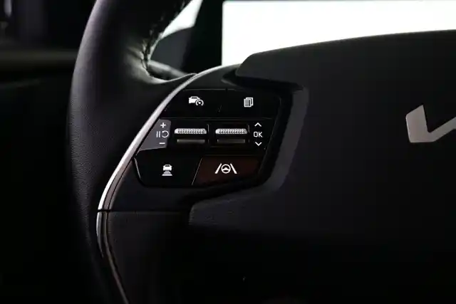 Sininen Maastoauto, Kia EV6 – ESA-908