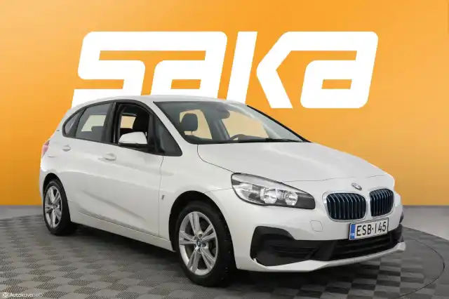 Valkoinen Tila-auto, BMW 225 – ESB-145