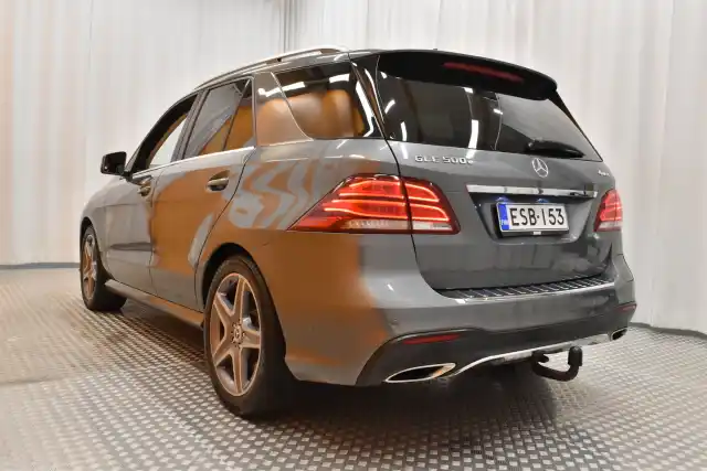 Harmaa Maastoauto, Mercedes-Benz GLE – ESB-153